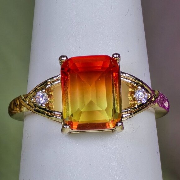 Gradient Orange-Yellow Emerald‎ Cut Solitaire Golden Ring Size 7 (NWOT) - Picture 2 of 6
